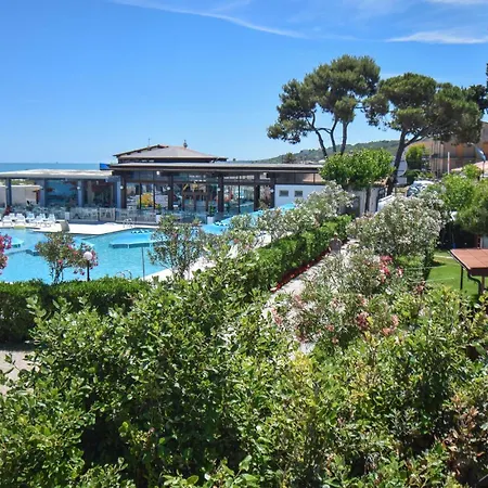 2 Bedroom Beautiful In *